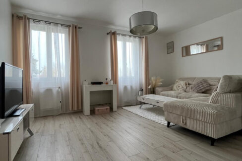 photo_80e7a02479403d9046aea578979f7fa0